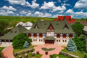 moldova wine cellar tour